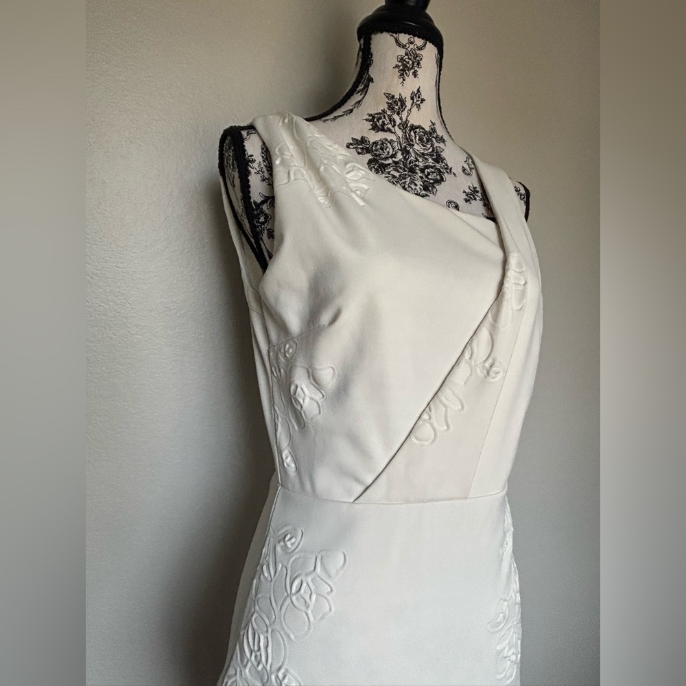 Marineblu beige Floral Mini Dress - Picture 4 of 12